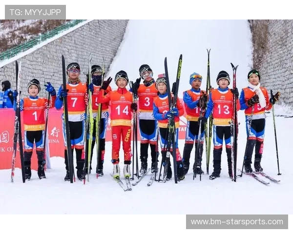 国际滑雪公开赛中国队在团体赛中表现出色